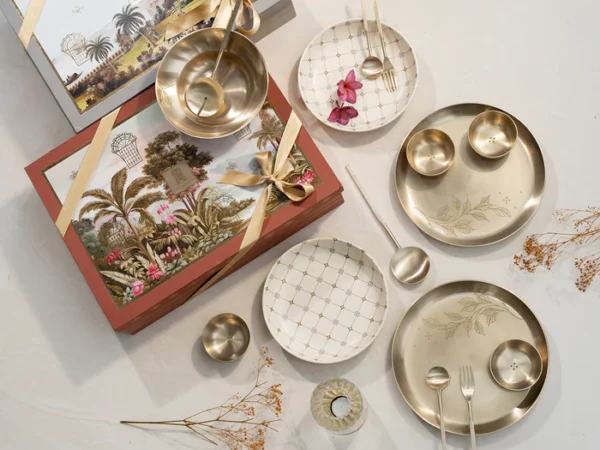 Regal Varyaa Gift Box